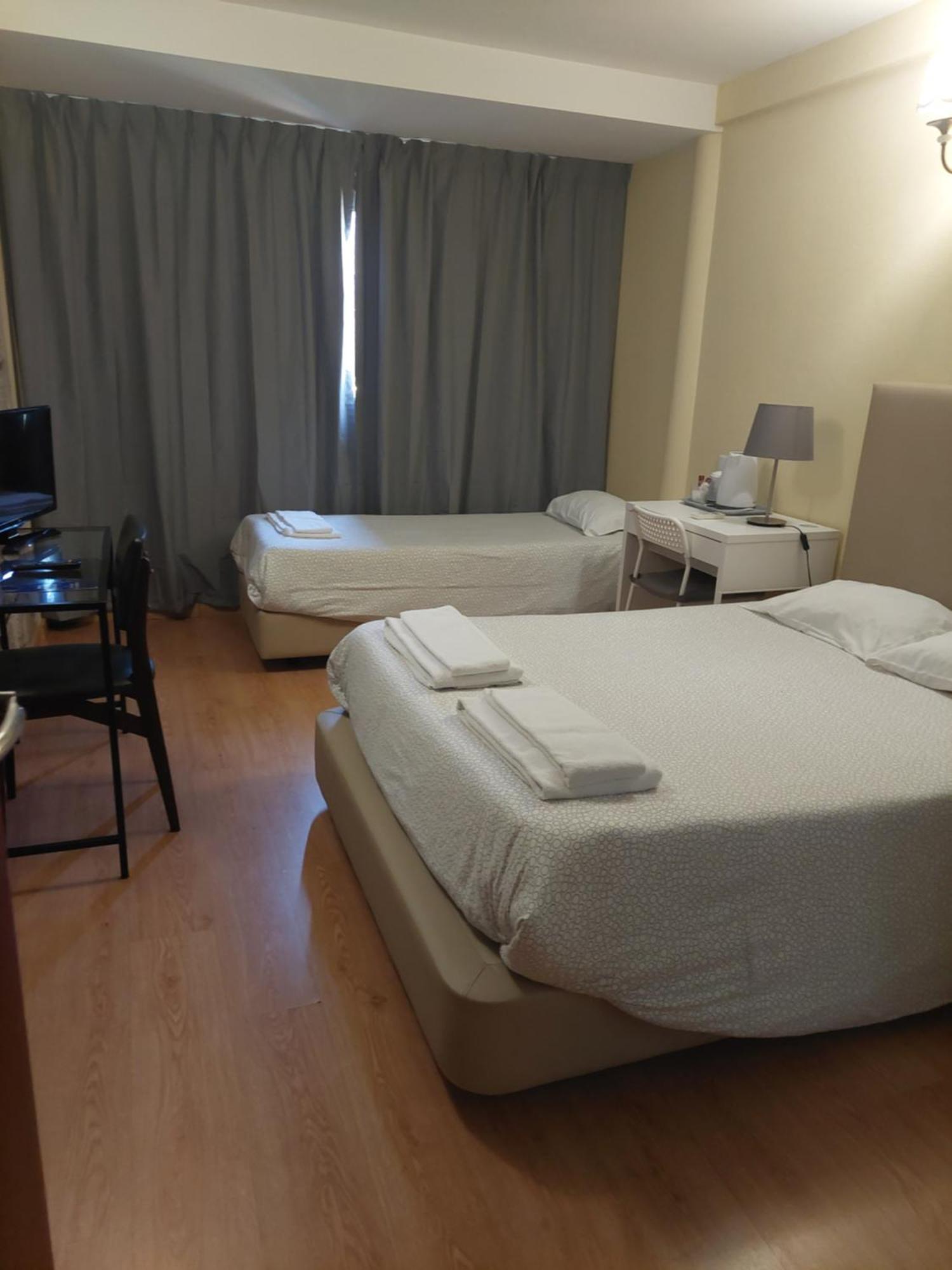 Metro Vilar Suites & Villas Vilar do Pinheiro Værelse billede